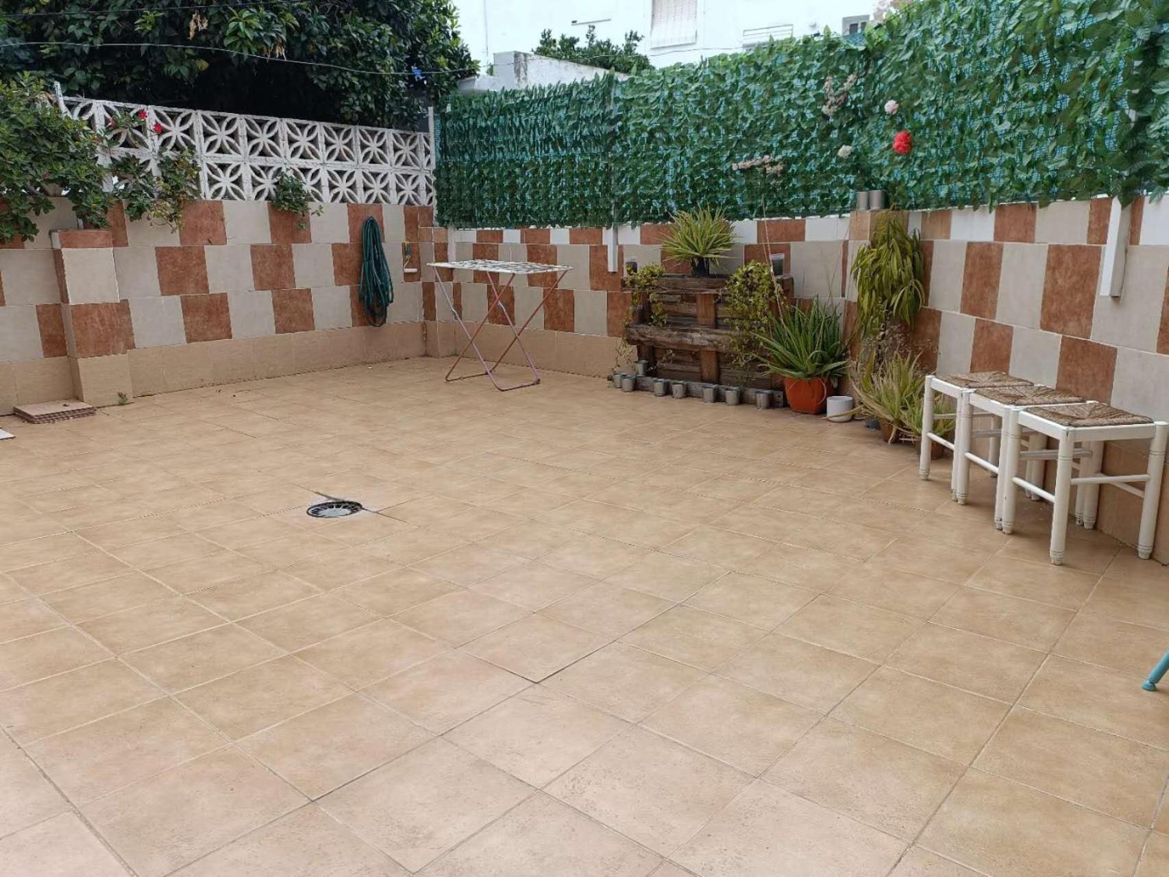8 Mins Walk To Train Station Low Cost Youth Hostel Sevilla Eksteriør bilde